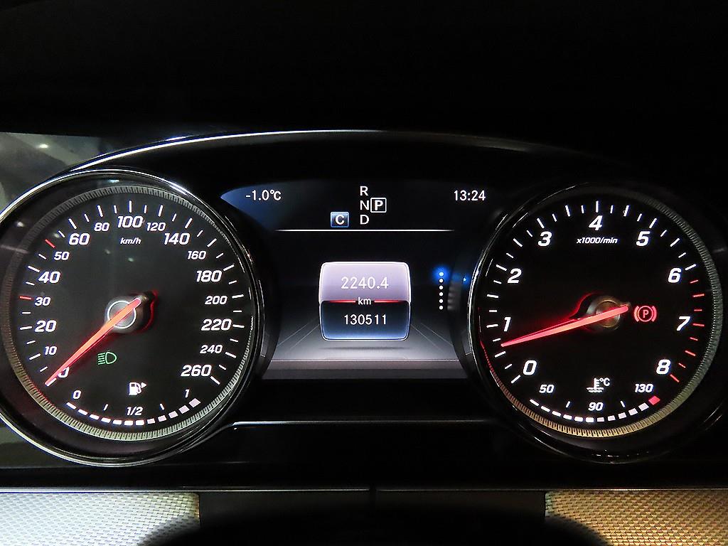 Mercedes Benz E class - Vista 9