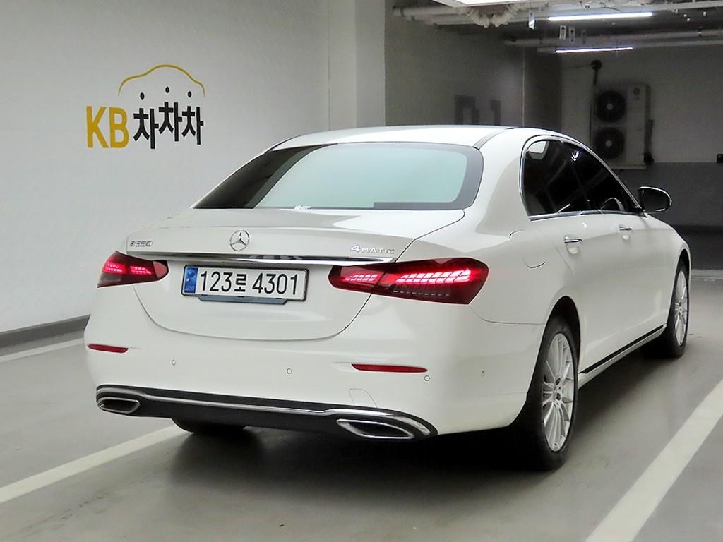 Mercedes Benz E class - Vista 4