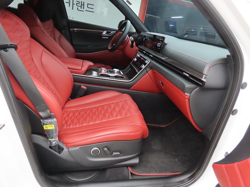 Genesis GV80 - Vista 6