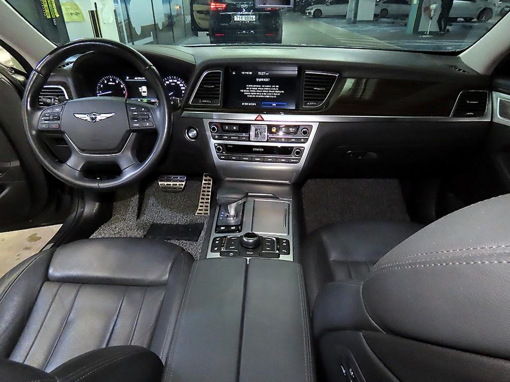 Genesis G80 - Vista 10