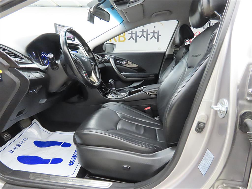 HYUNDAI Grandeur - Vista 5