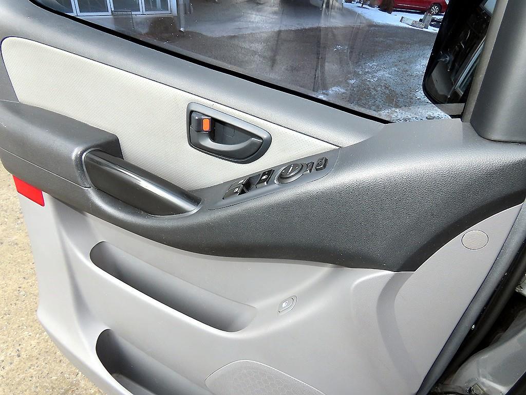 HYUNDAI Starex - Vista 12