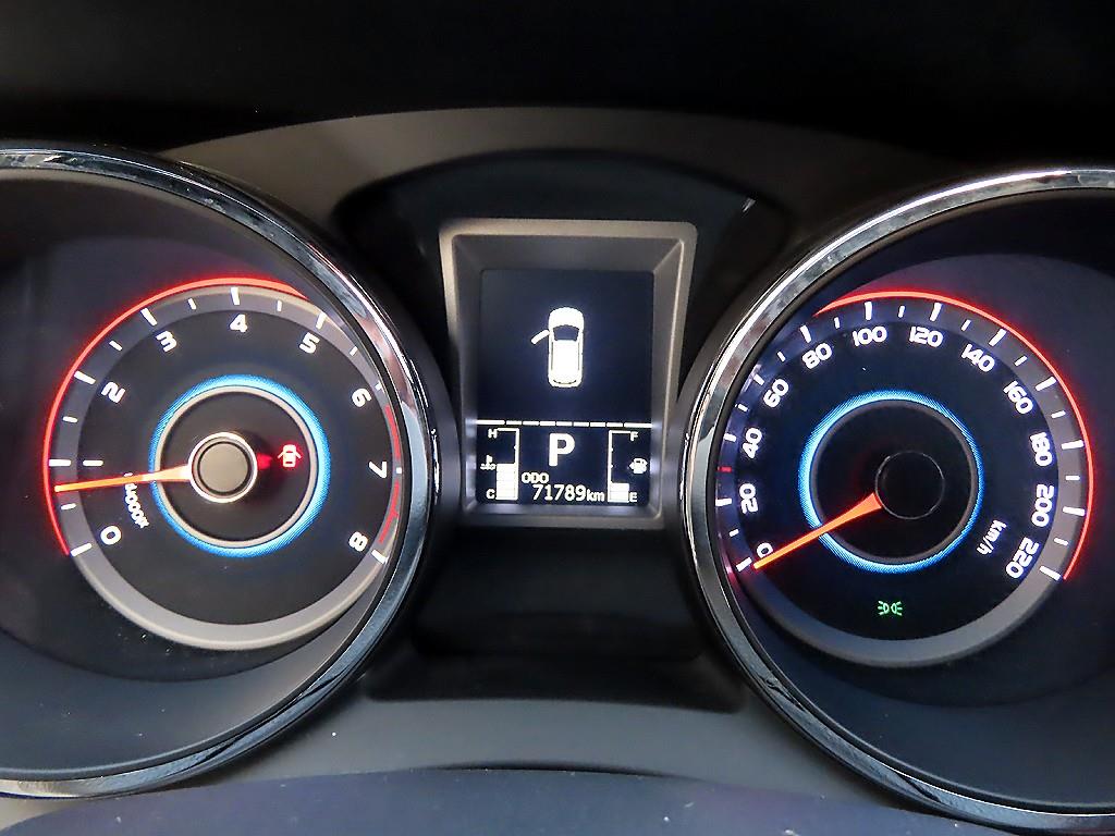 Ssangyong Tivoli - Vista 9