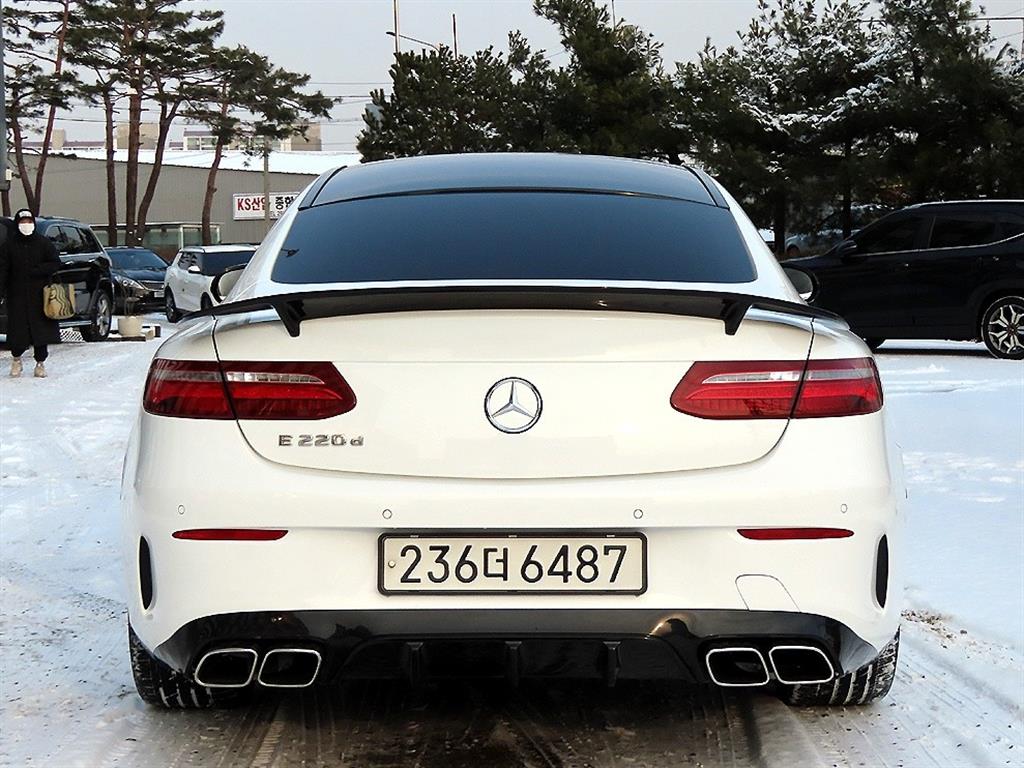 Mercedes Benz E class - Vista 4