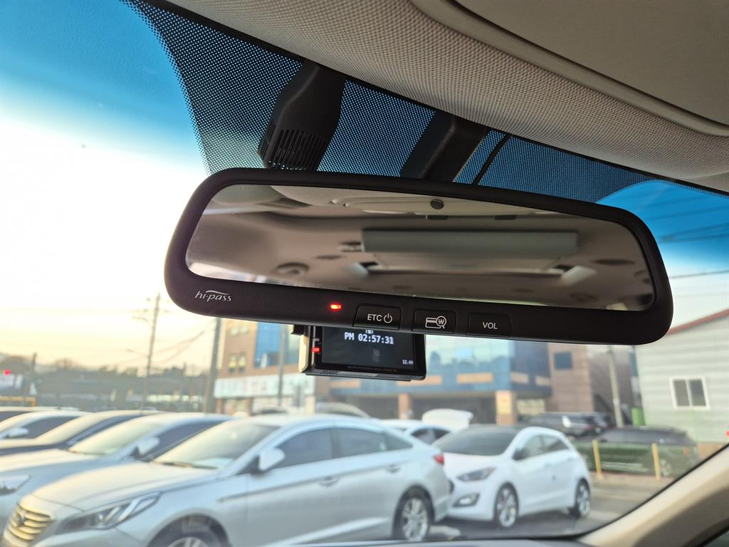 KIA Carnival - Vista 12