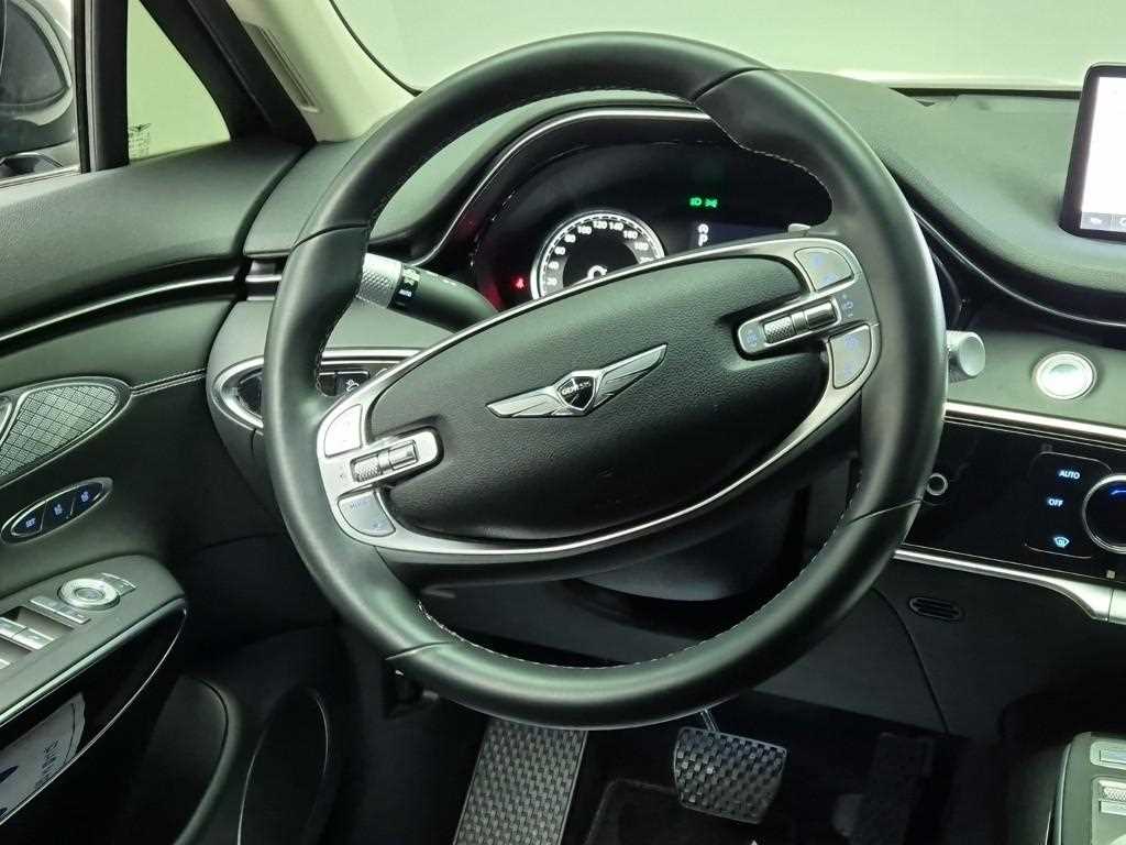 Genesis GV70 - Vista 9