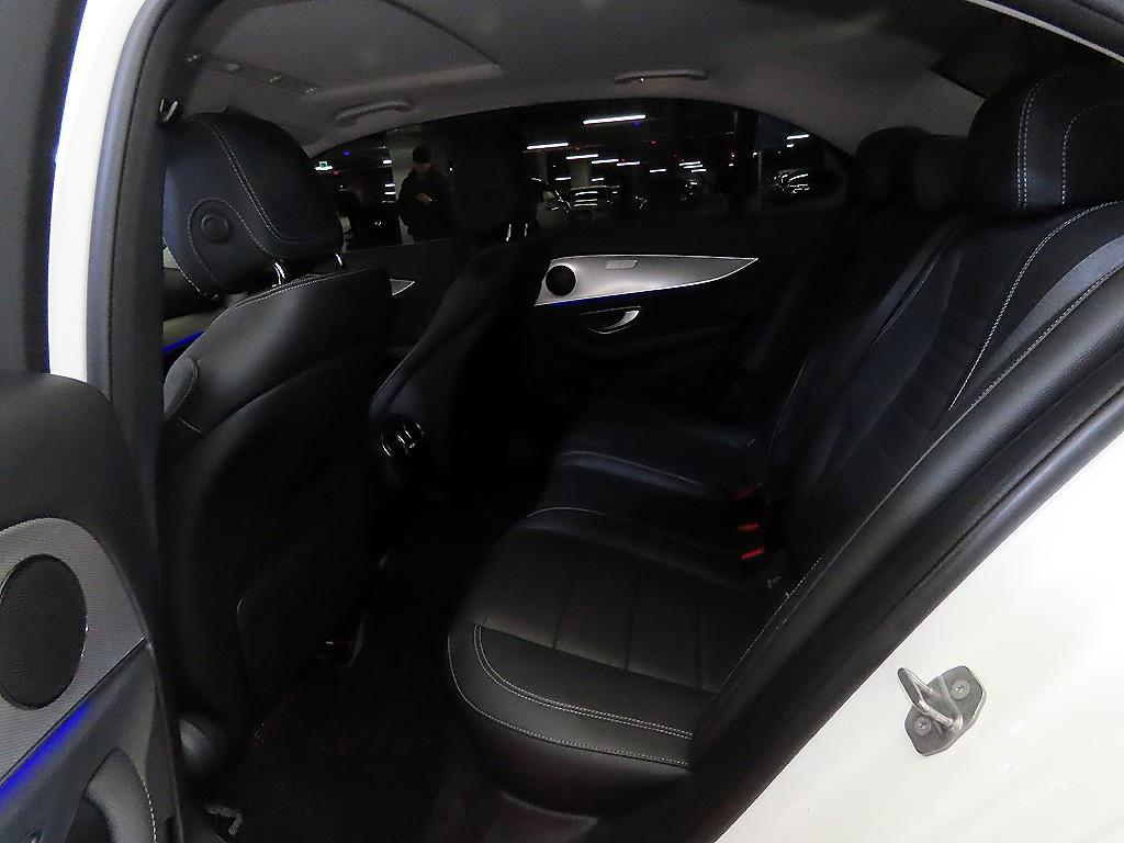 Mercedes Benz E class - Vista 7