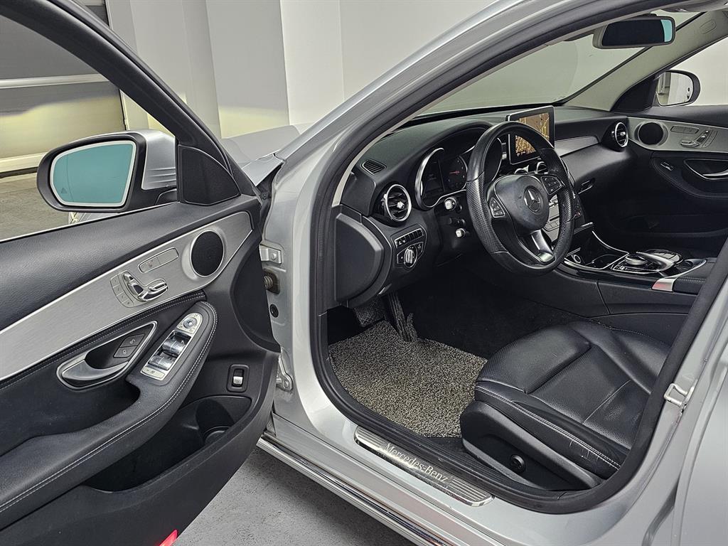 Mercedes Benz C Class - Vista 11