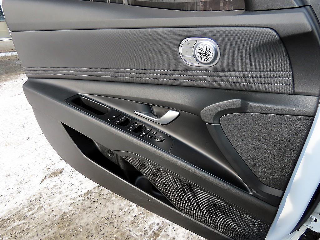 HYUNDAI Avante - Vista 11