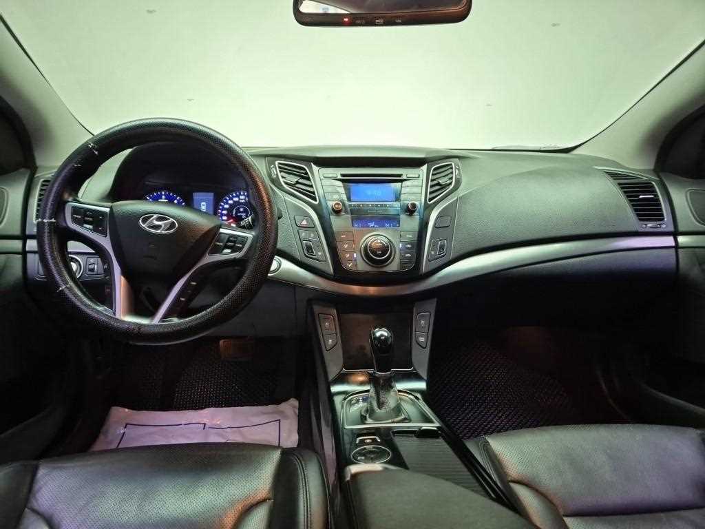 HYUNDAI i40 - Vista 7