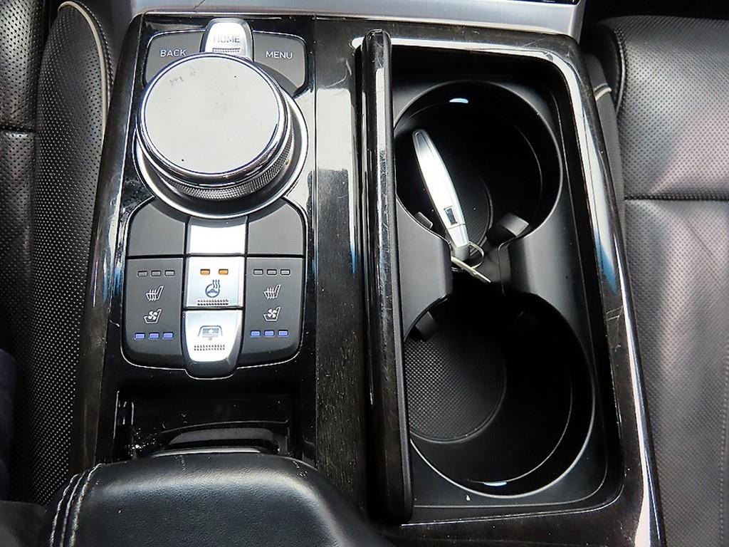 Genesis EQ900 - Vista 12