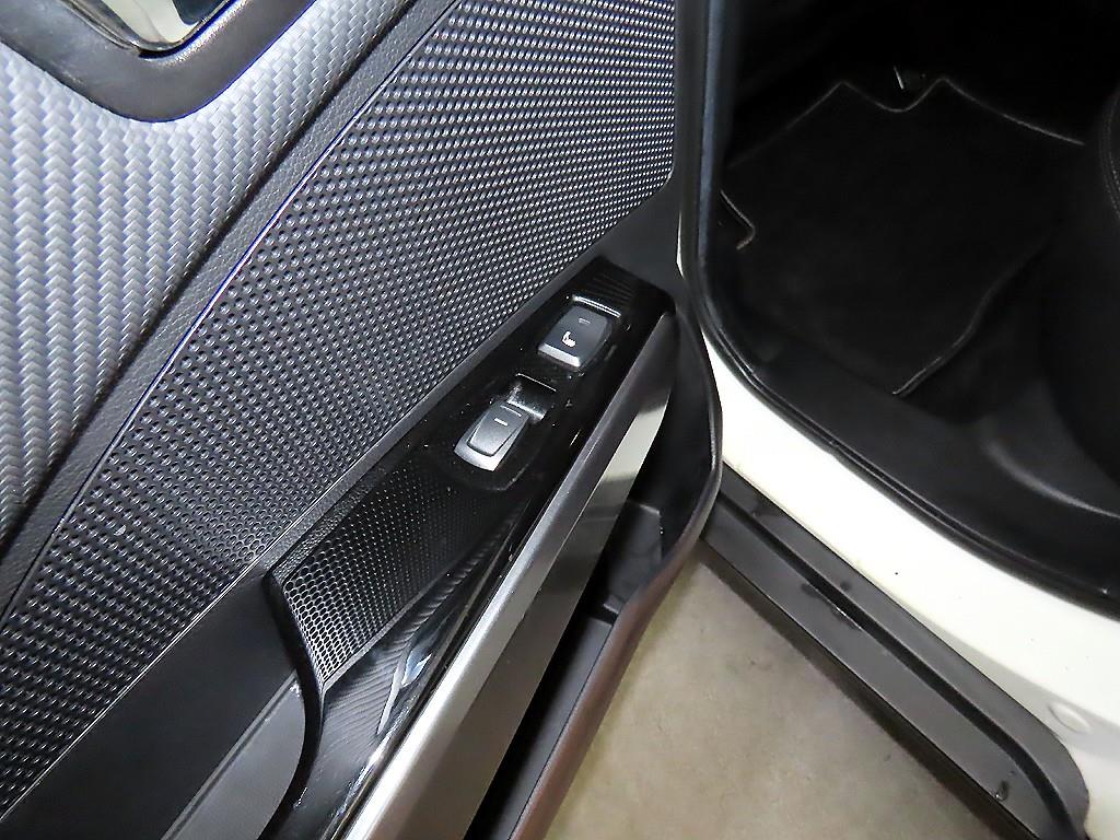 Ssangyong Tivoli 2022 Blanco - Importación desde Corea - HF Imports Iquique - Foto 17