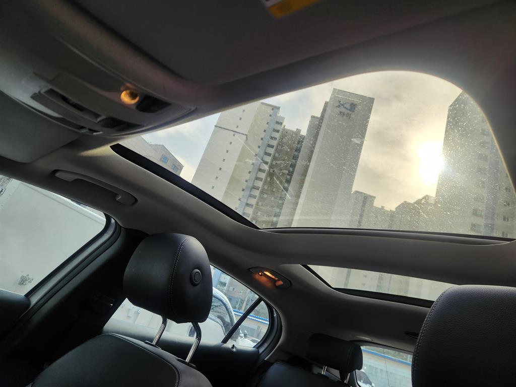 Mercedes Benz GLA Class - Vista 9