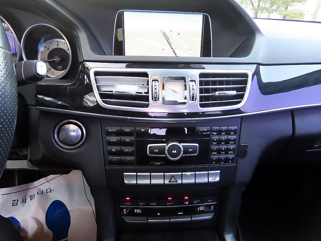 Mercedes Benz E class - Vista 12