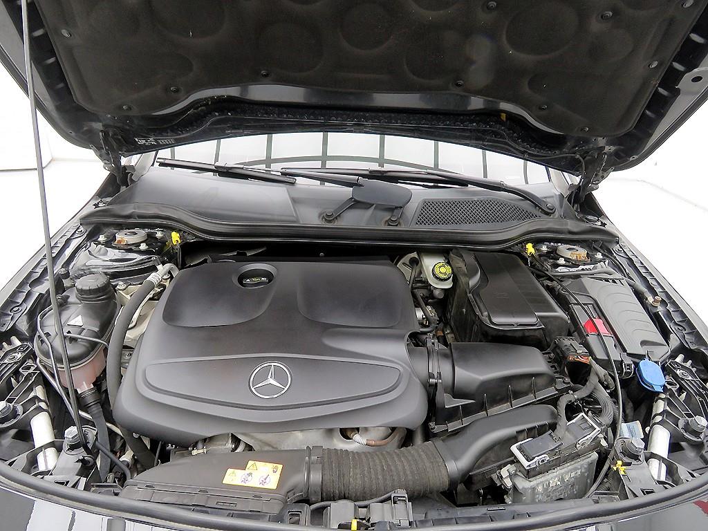 Mercedes Benz CLA Class 2017 Negro - Importación desde Corea - HF Imports Iquique - Foto 19