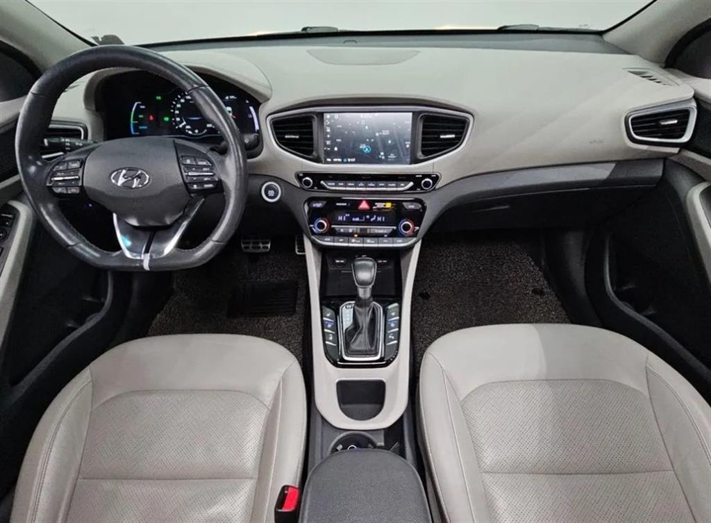 HYUNDAI Ioniq - Vista 7