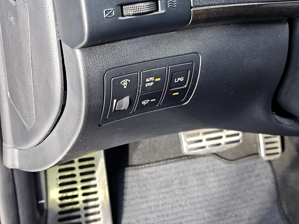 HYUNDAI Avante - Vista 12