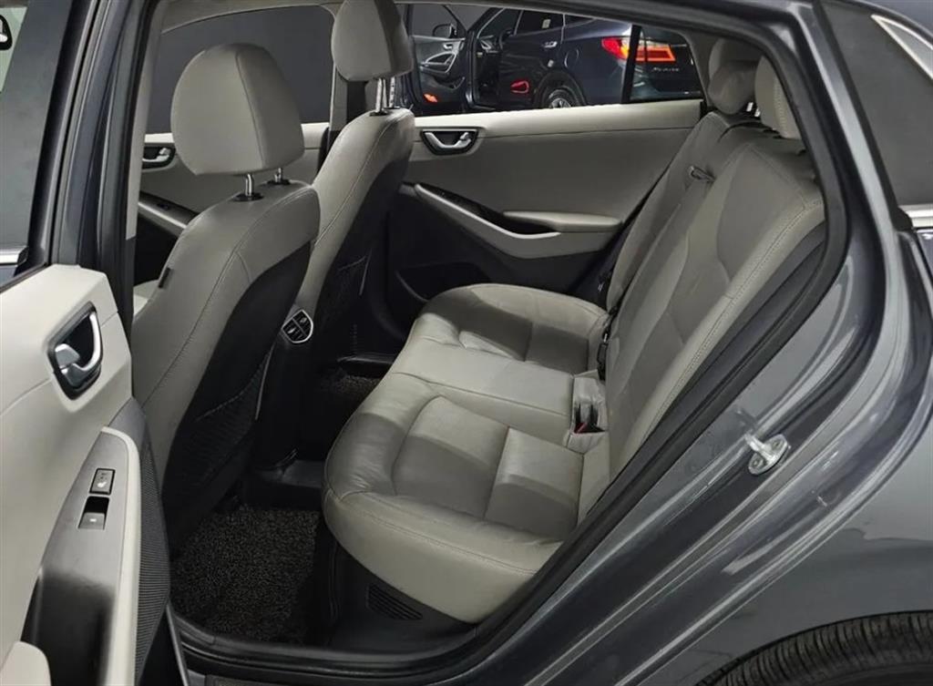 HYUNDAI Ioniq - Vista 12