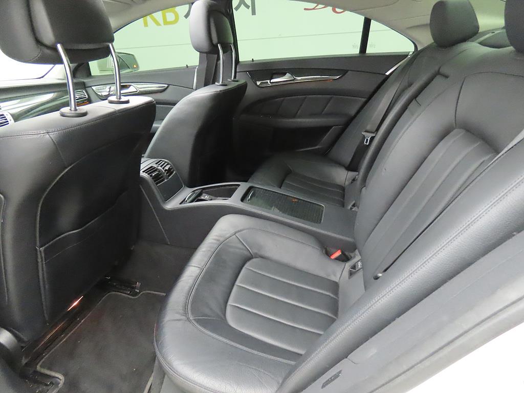 Mercedes Benz CLS Class - Vista 7