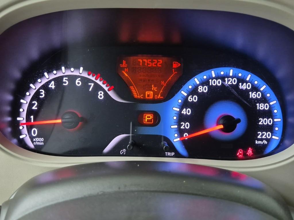 Nissan Cube - Vista 7