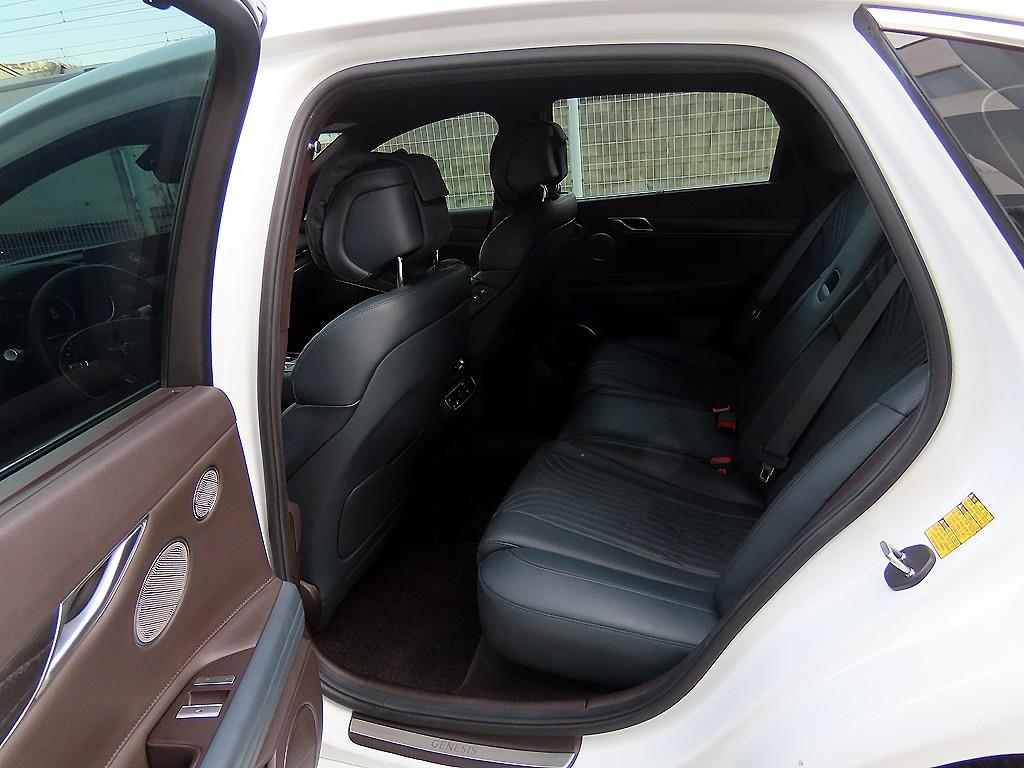 Genesis G80 - Vista 6