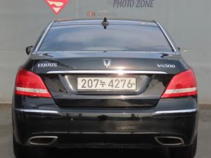 HYUNDAI Equus - Vista 8