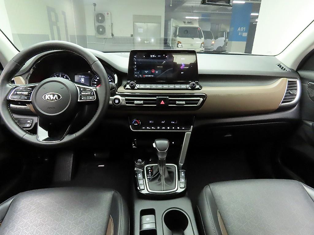 KIA Seltos - Vista 8