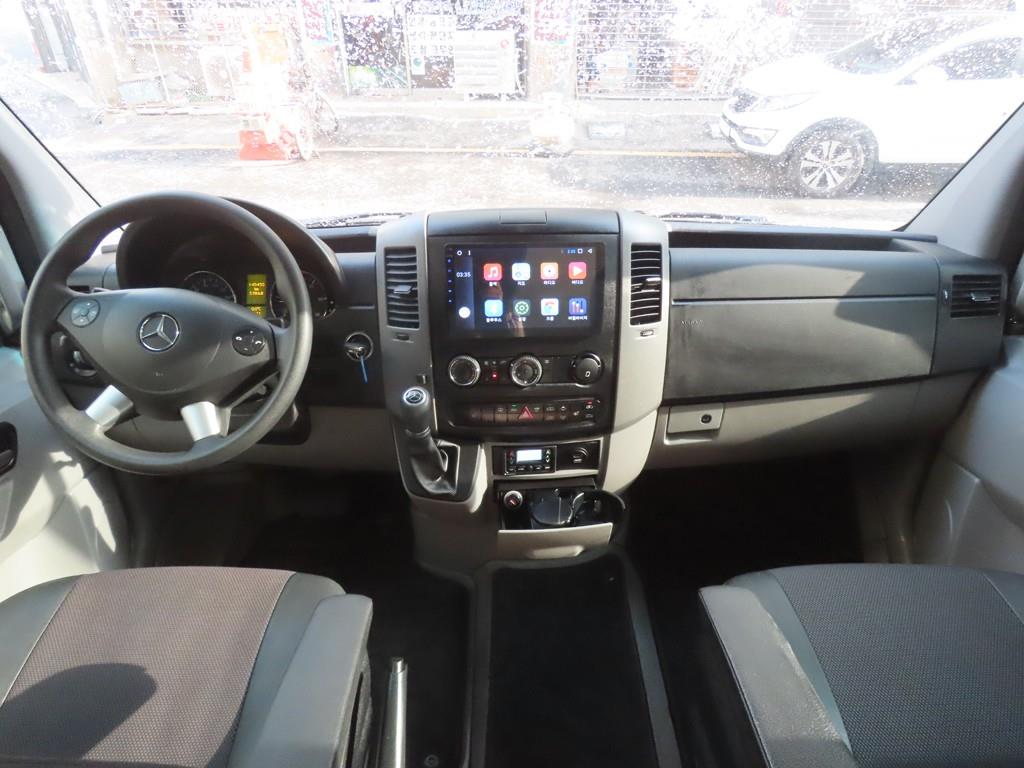 Mercedes Benz Sprinter - Vista 8