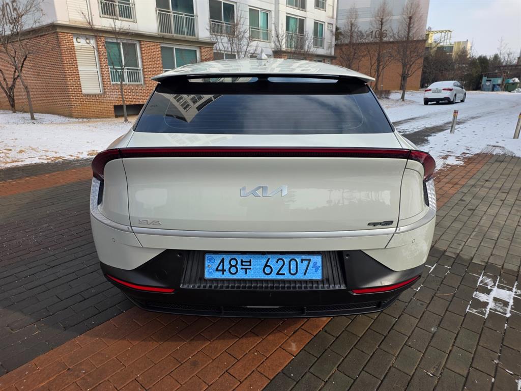 KIA EV6 - Vista 3
