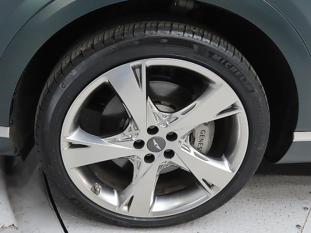 Genesis GV80 - Vista 9