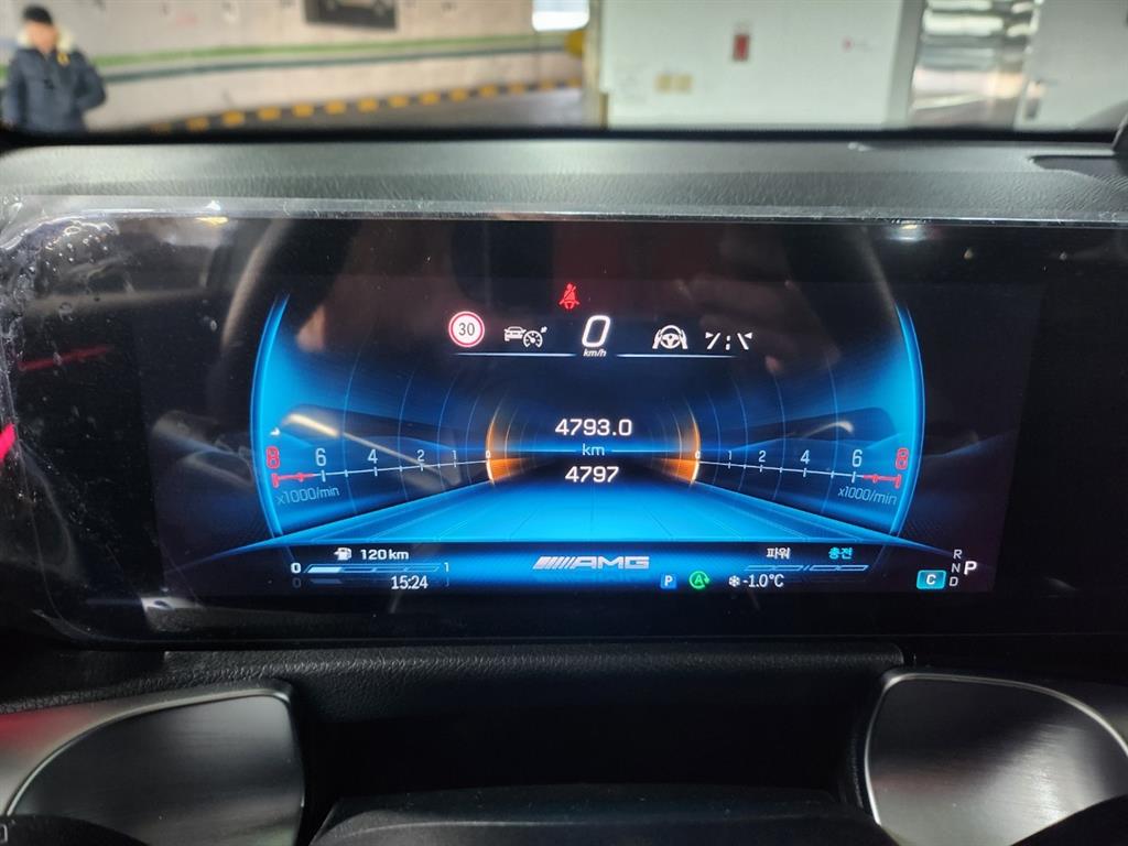 Mercedes Benz GLB Class - Vista 7