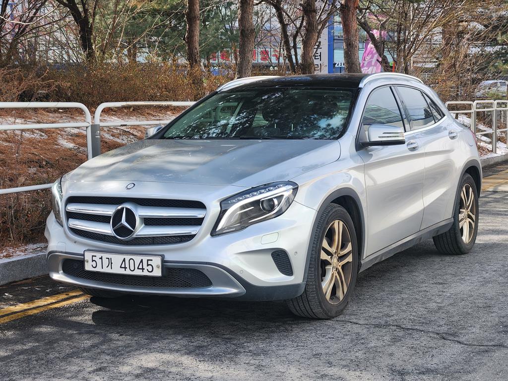 Mercedes Benz GLA Class 2016 Plateado - Importación desde Corea - HF Imports Iquique - Foto 1