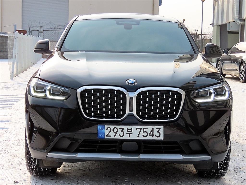 BMW X4 2022 Negro - Importación desde Corea - HF Imports Iquique - Foto 1
