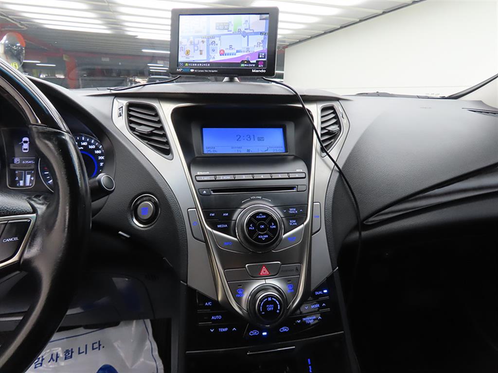 HYUNDAI Grandeur - Vista 10