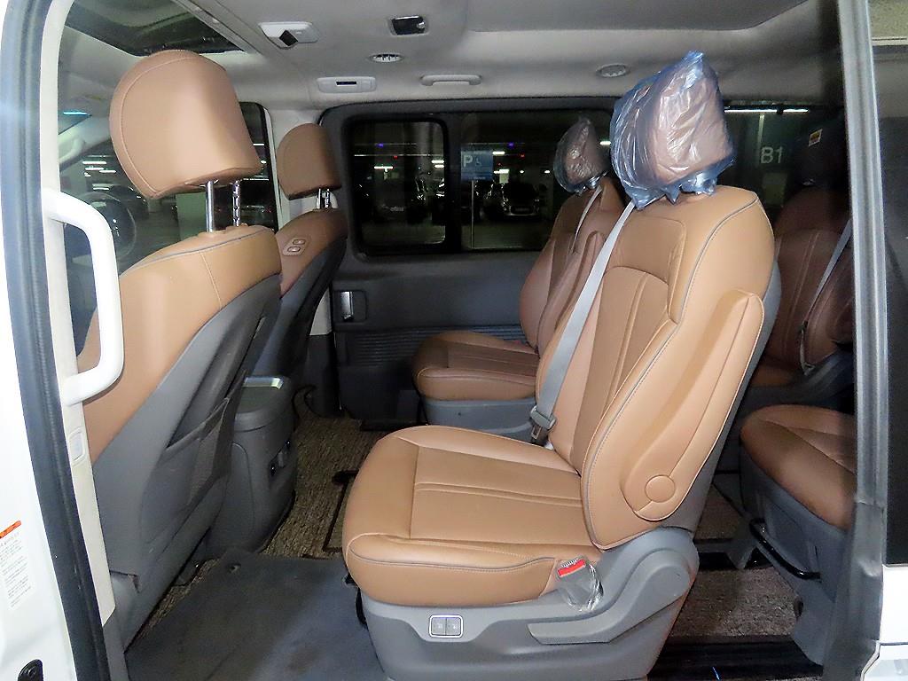 HYUNDAI Staria - Vista 7