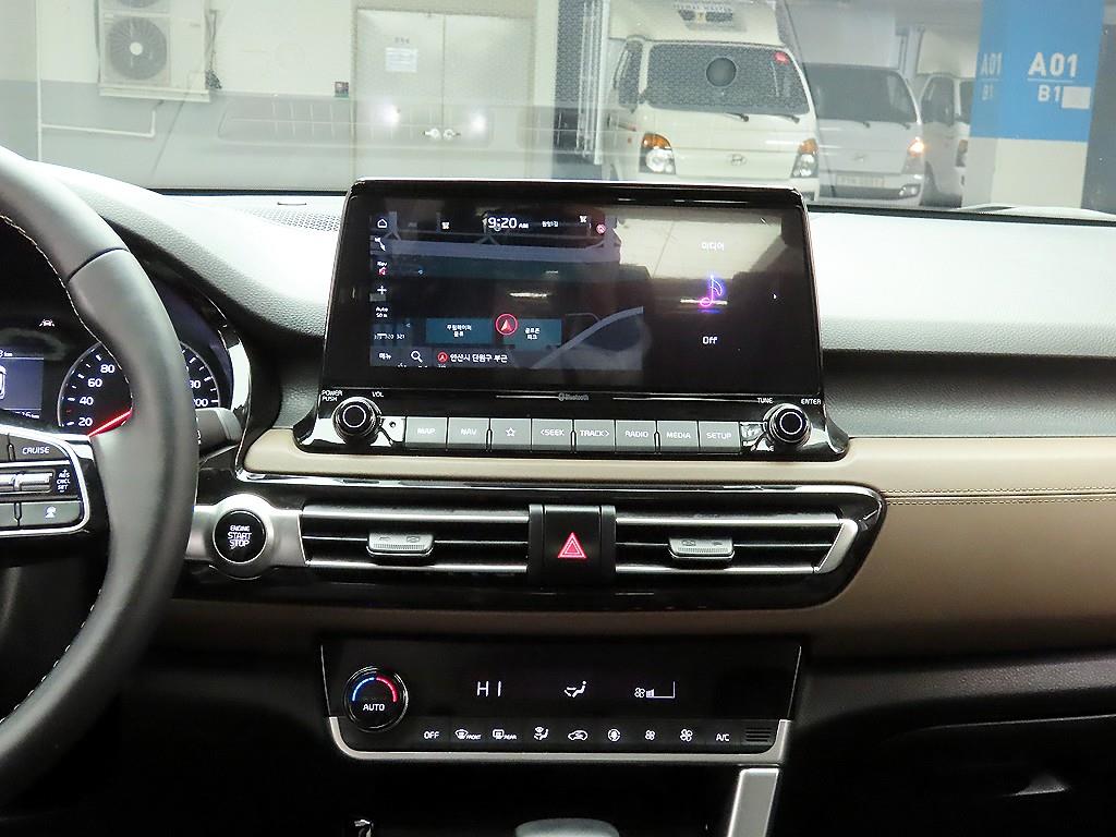 KIA Seltos - Vista 9