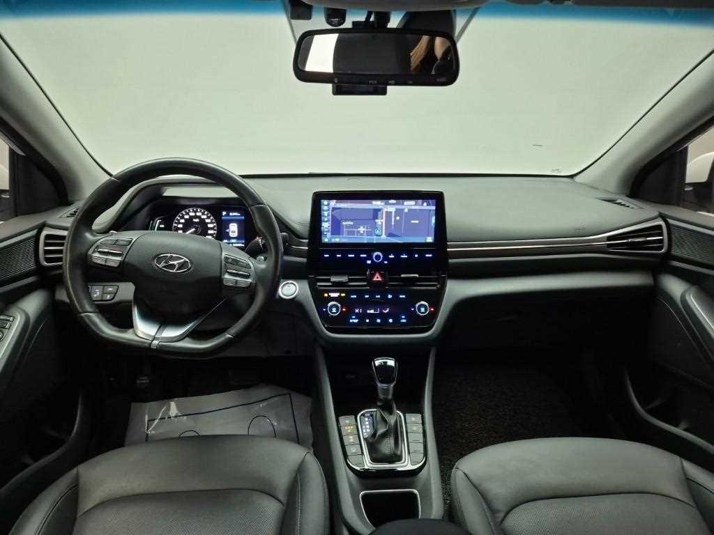 HYUNDAI Ioniq - Vista 7