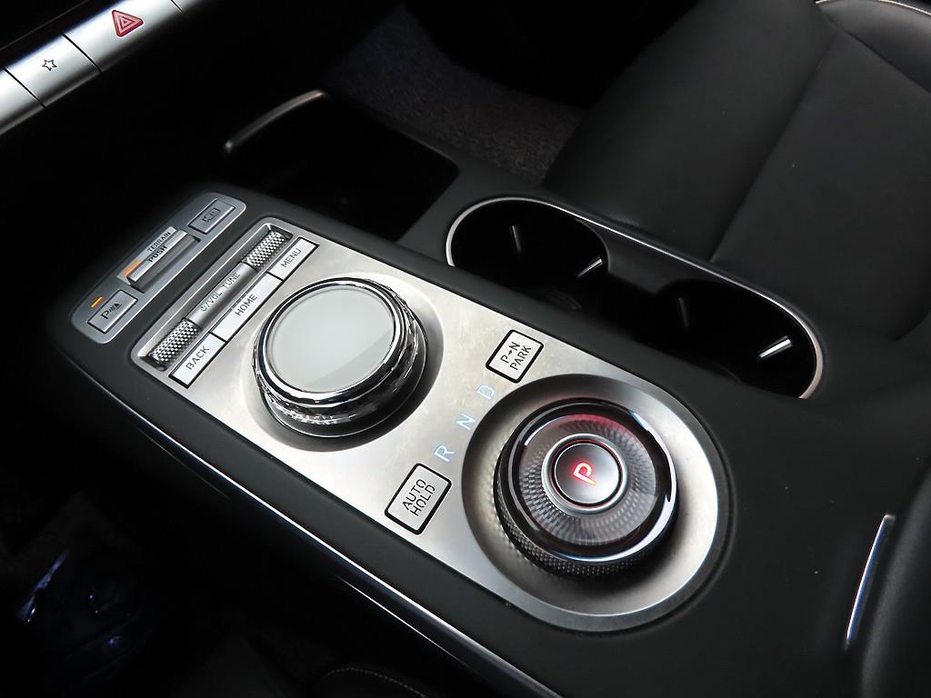 Genesis GV70 - Vista 10