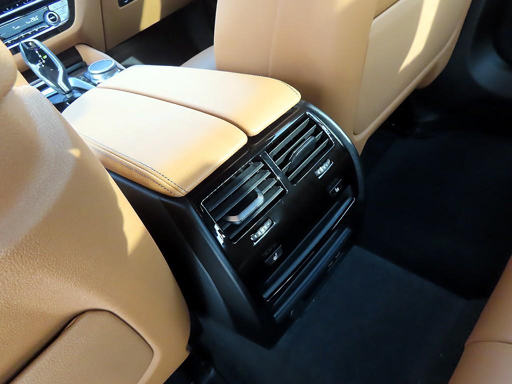 BMW 5 Series 2022 Negro - Importación desde Corea - HF Imports Iquique - Foto 16