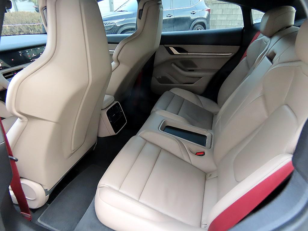 Porsche Taycan - Vista 6