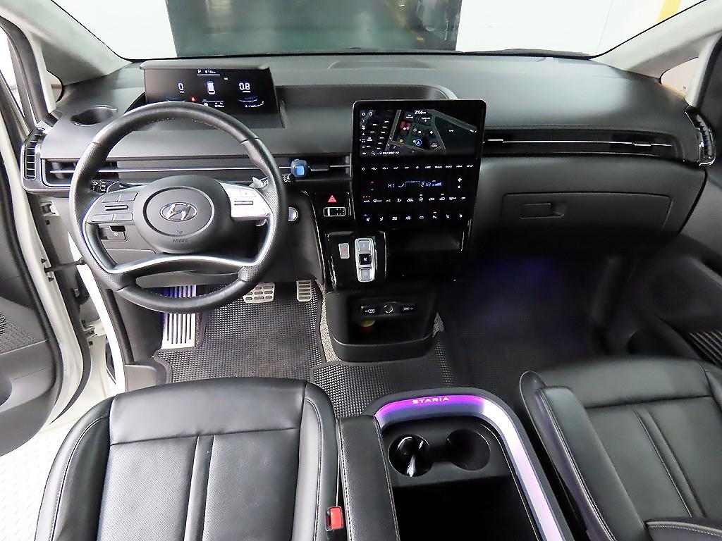 HYUNDAI Staria - Vista 7