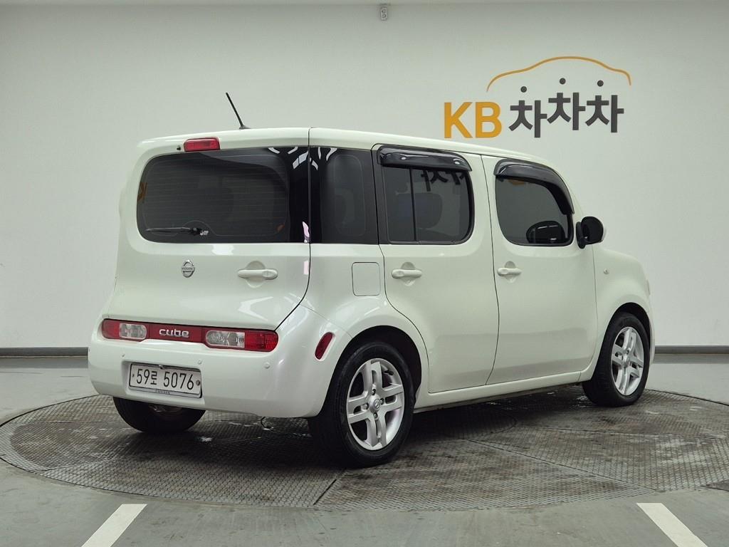Nissan Cube - Vista 4