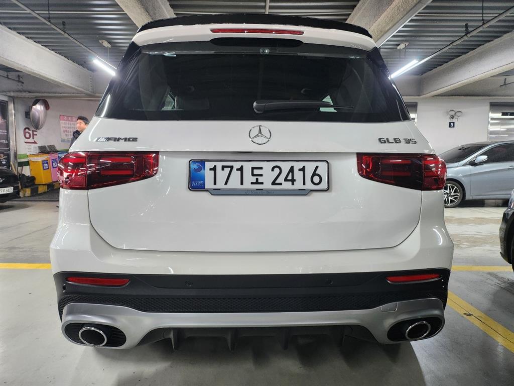 Mercedes Benz GLB Class - Vista 4