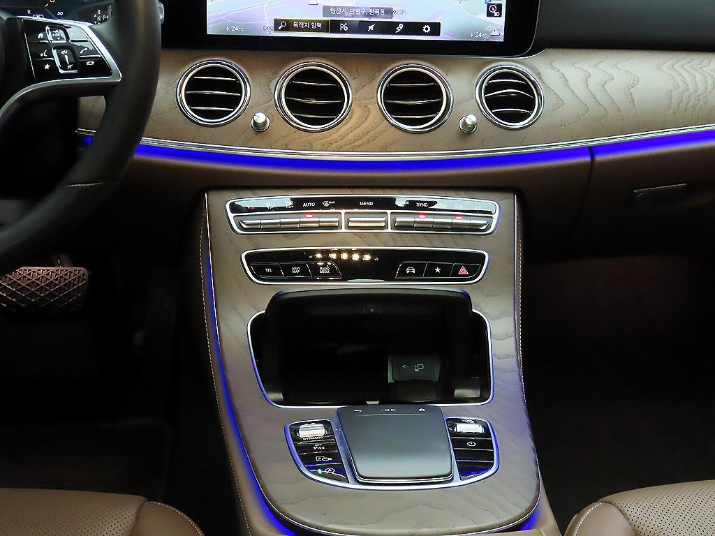 Mercedes Benz E class - Vista 10