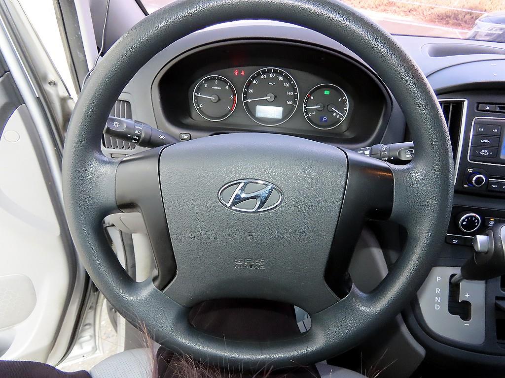 HYUNDAI Starex - Vista 9