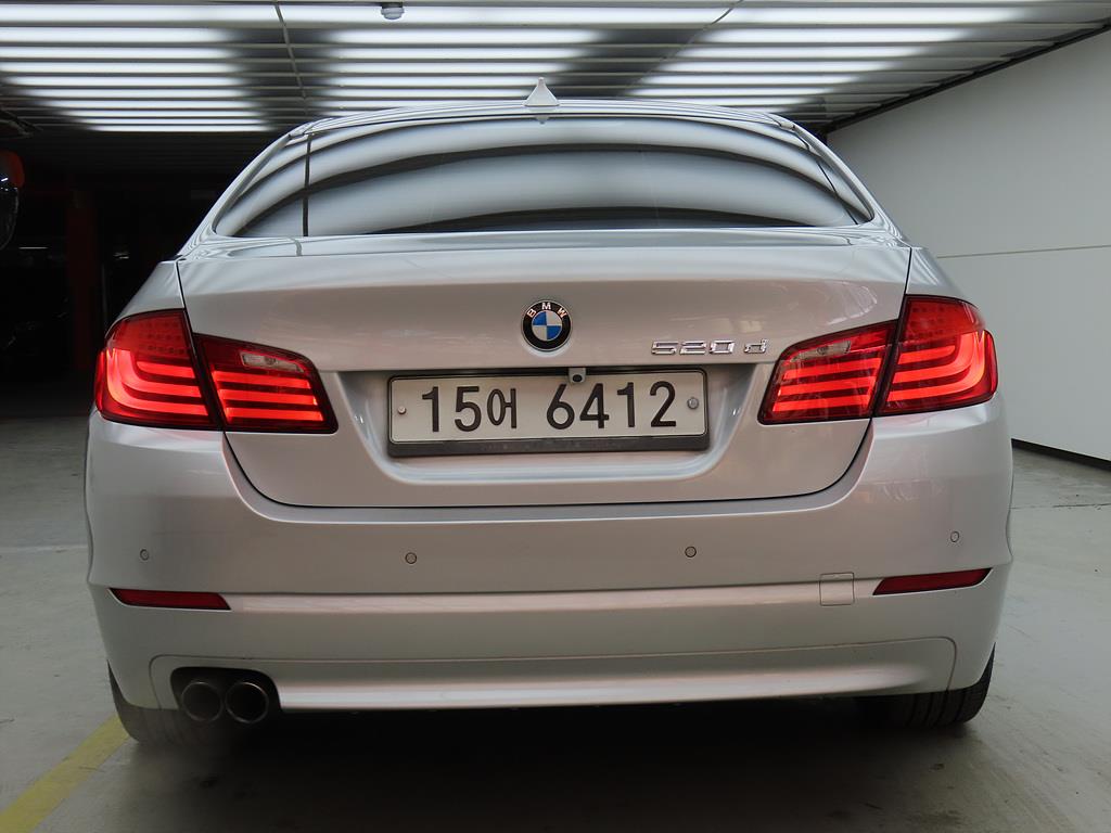 BMW 5 Series - Vista 4