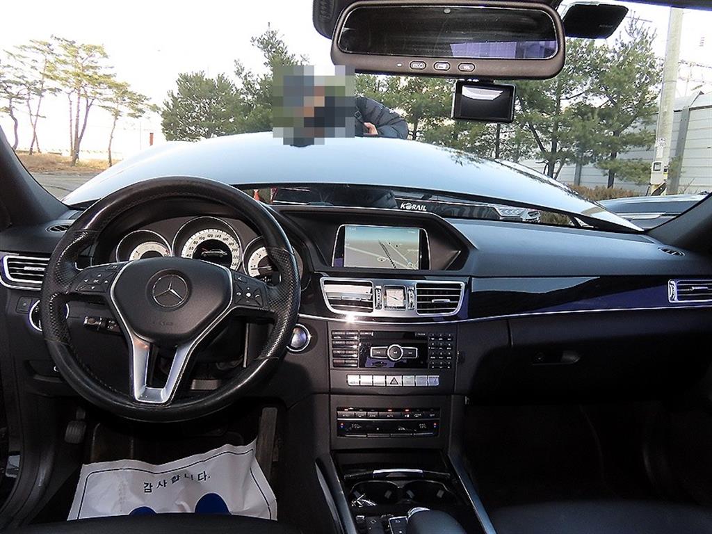 Mercedes Benz E class - Vista 7