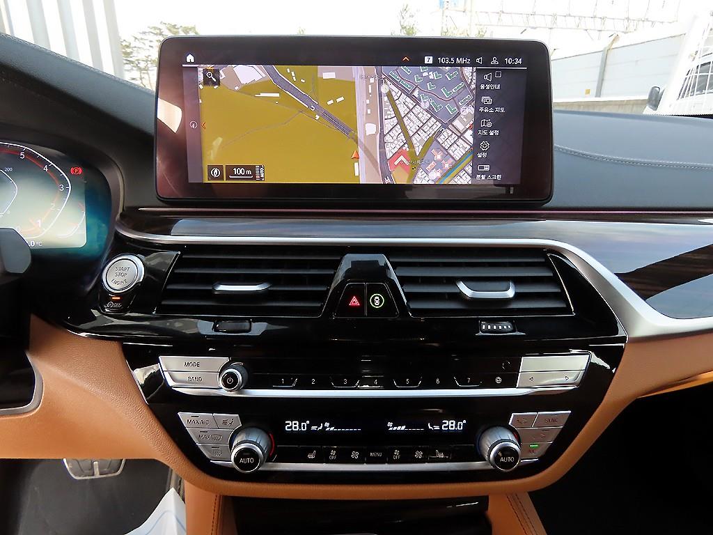 BMW 5 Series 2022 Negro - Importación desde Corea - HF Imports Iquique - Foto 13