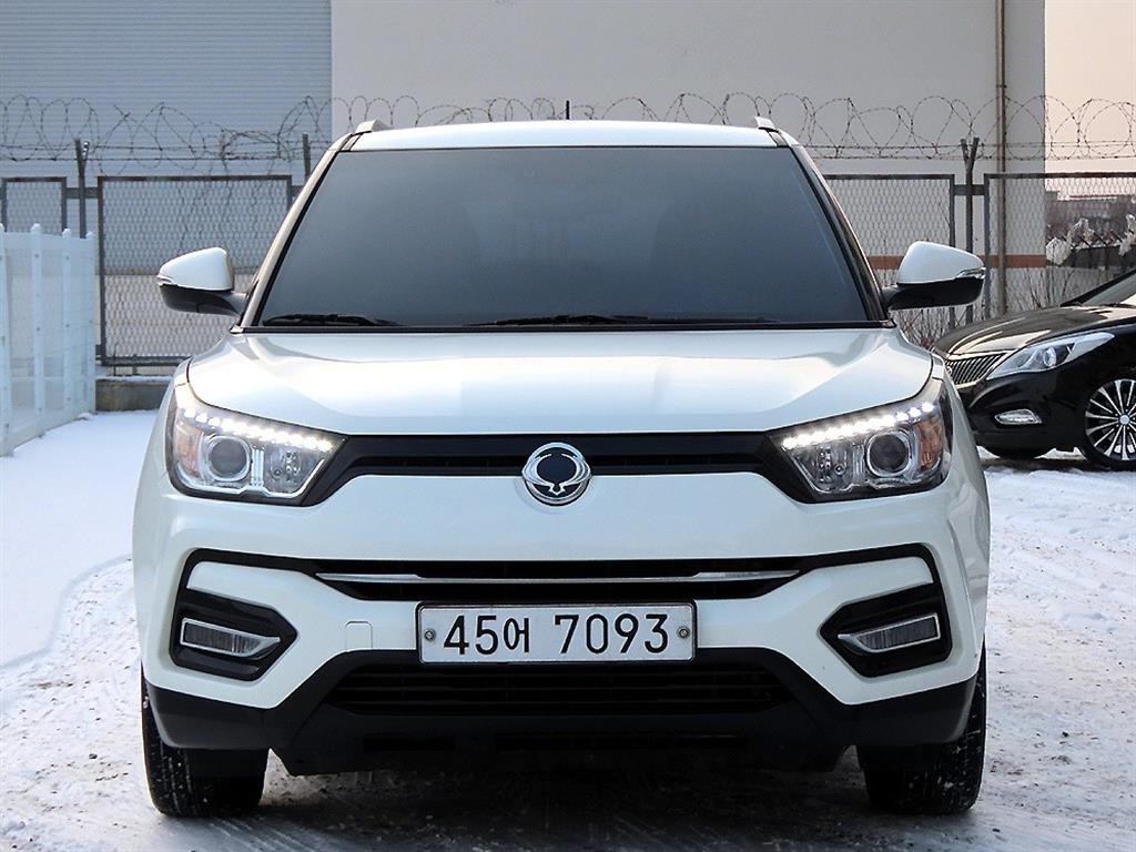 Ssangyong Tivoli 2019 Blanco - Importación desde Corea - HF Imports Iquique - Foto 1