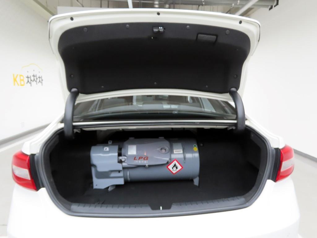 HYUNDAI Sonata - Vista 5